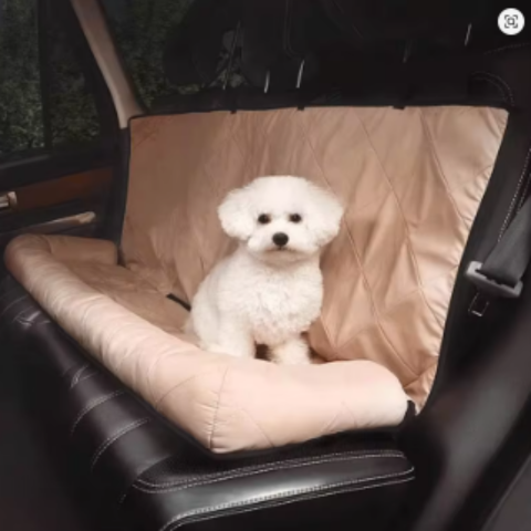 Husă de Protecție Auto pentru Câini – Siguranță și Curățenie Asigurate