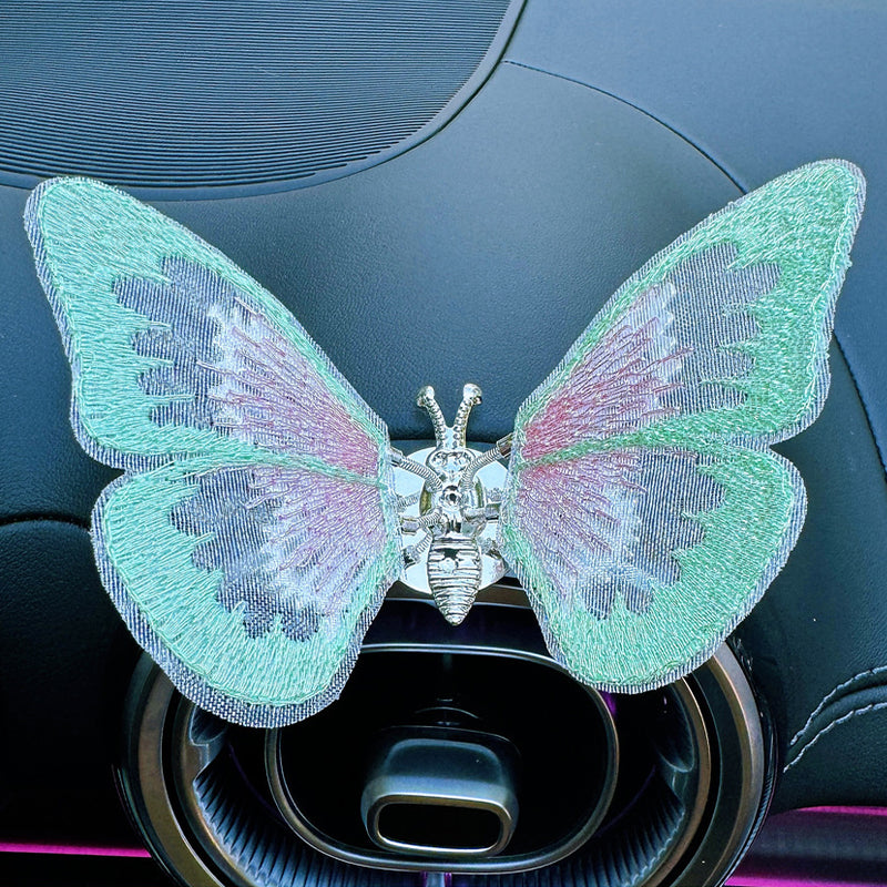 Voňavý klip motýl pro auto – elegance a svěžest na palubě